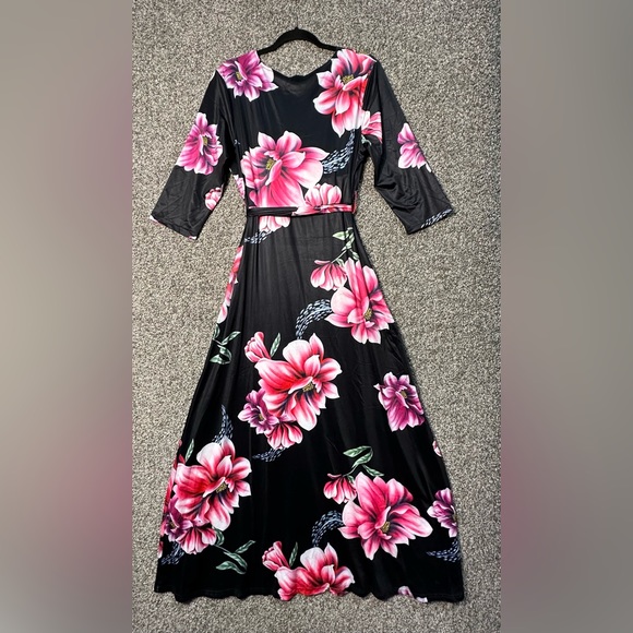 NWOT Plus Size Floral V-Neck 3/4 Sleeve Maxi Dress Size XL - Picture 4 of 6